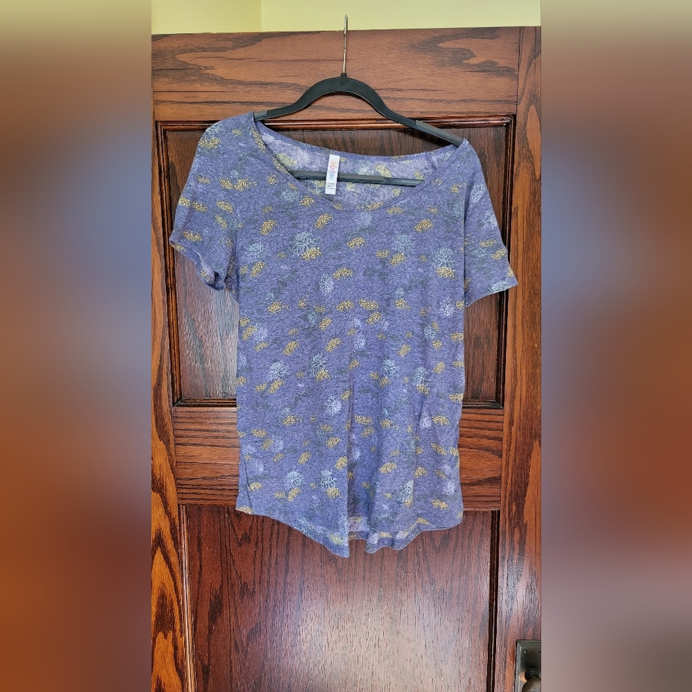 Womens Lularoe Classic Tee Size Large